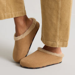 The Après Clog - ReVelvet™ Pecan